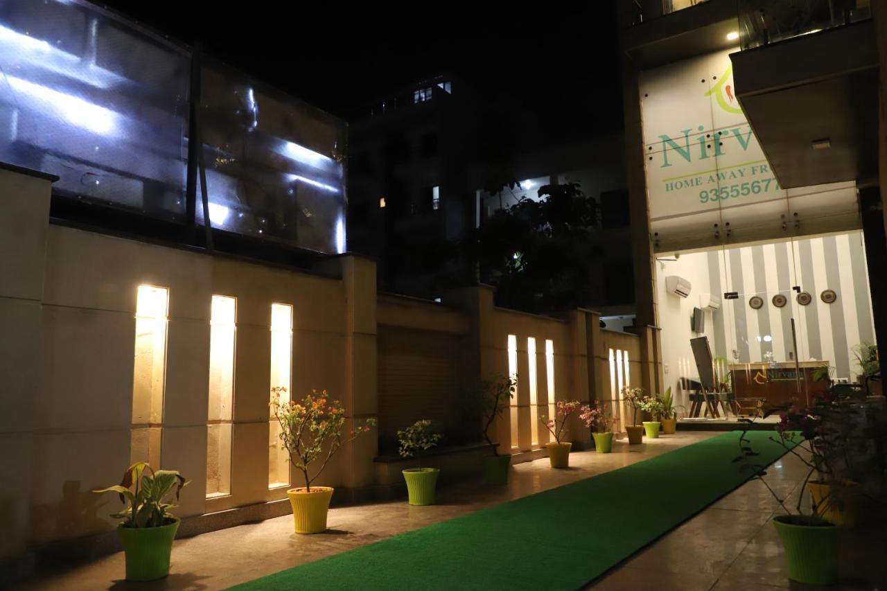 Nirvana Rooms グルガウン エクステリア 写真